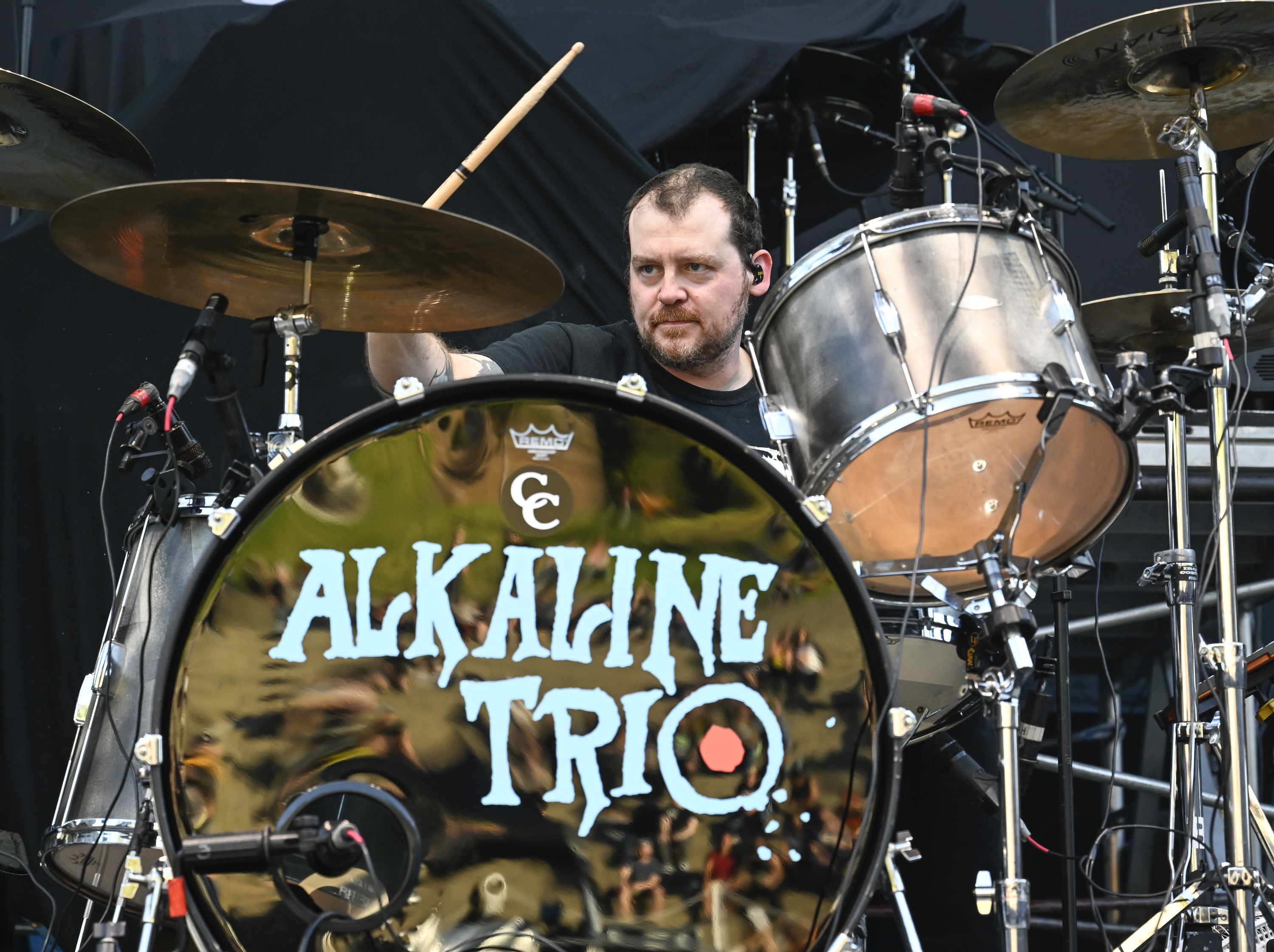 Alkaline Trio выступает в Калифорнии