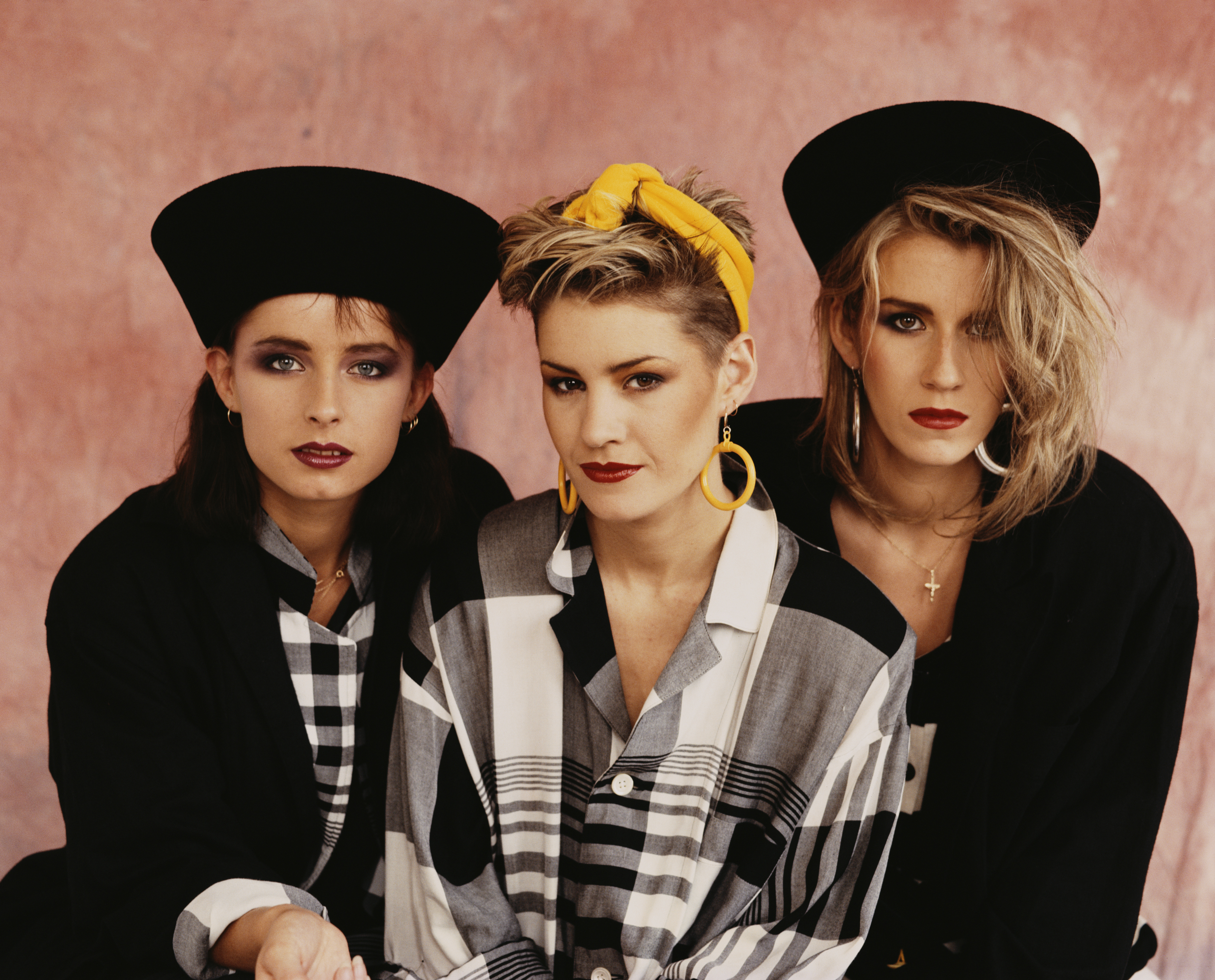 Bananarama в 1984 году, в оригинальном составе Керен, Шивон Фэйи и Сара.