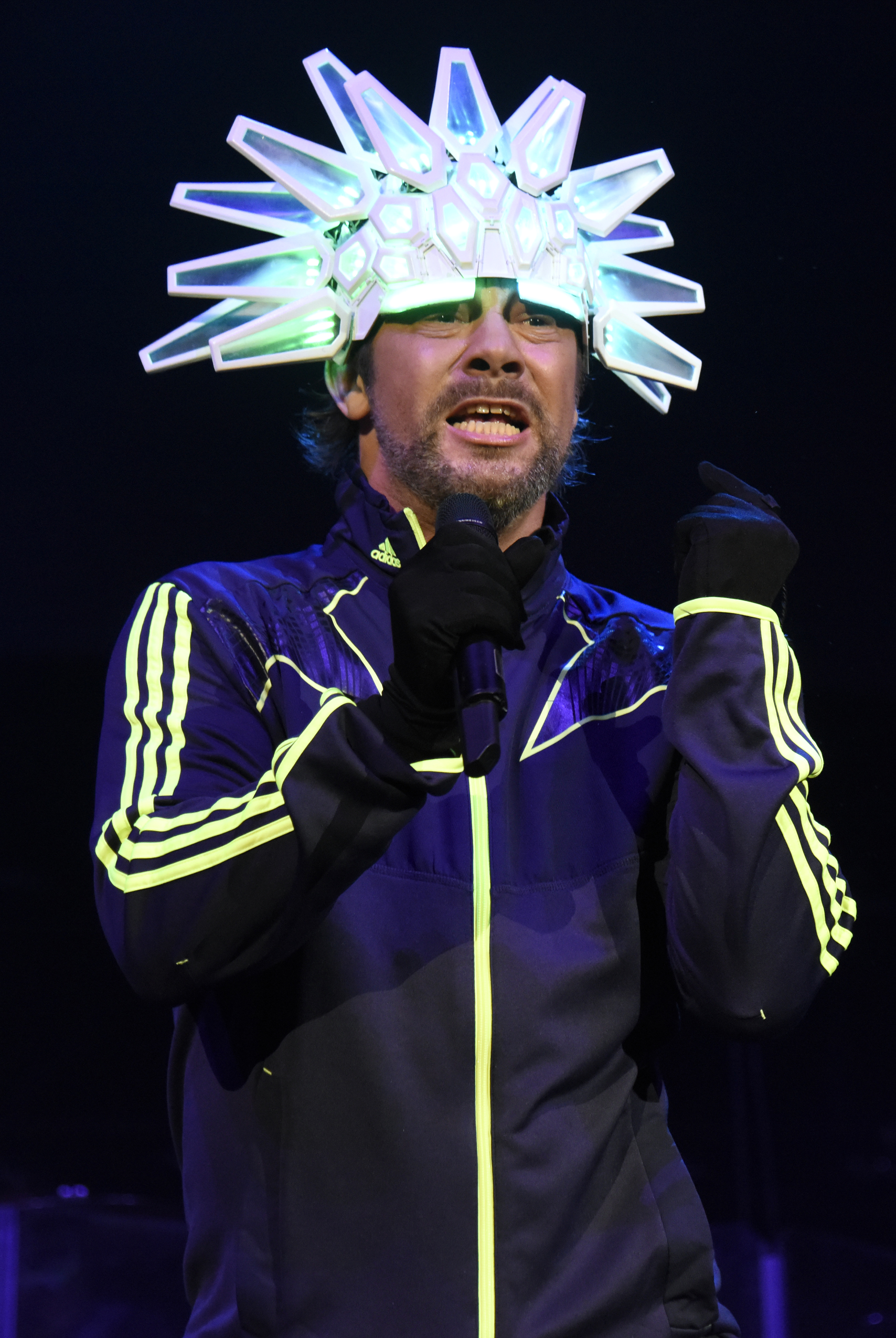 Внутри нового альбома Jamiroquai: Джей Кей начинает работу над первой пластинкой за 7 лет после того, как барабанщик погиб в автокатастрофе