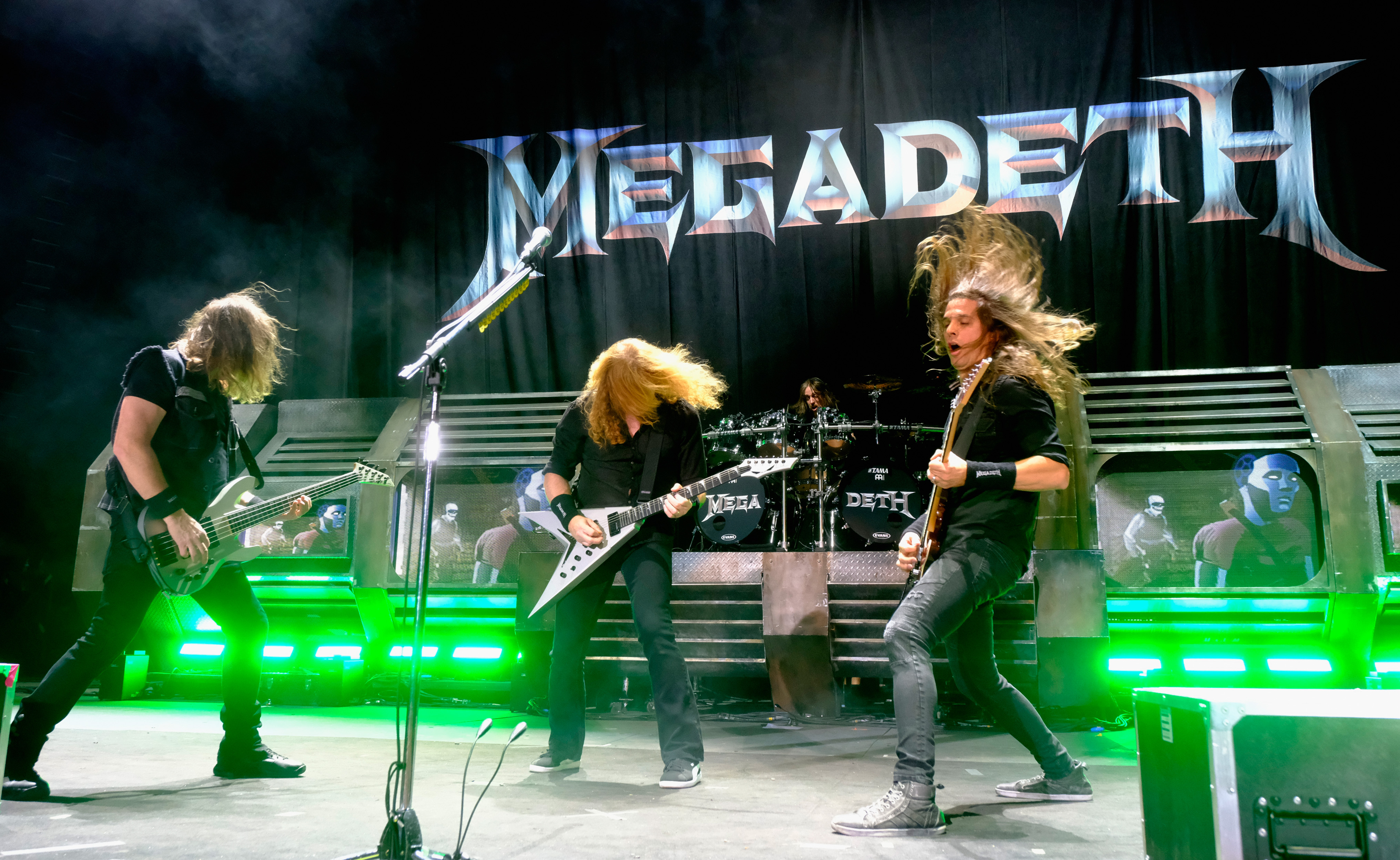 Тур Megadeath в 2019 году был отложен, когда у него диагностировали рак горла.