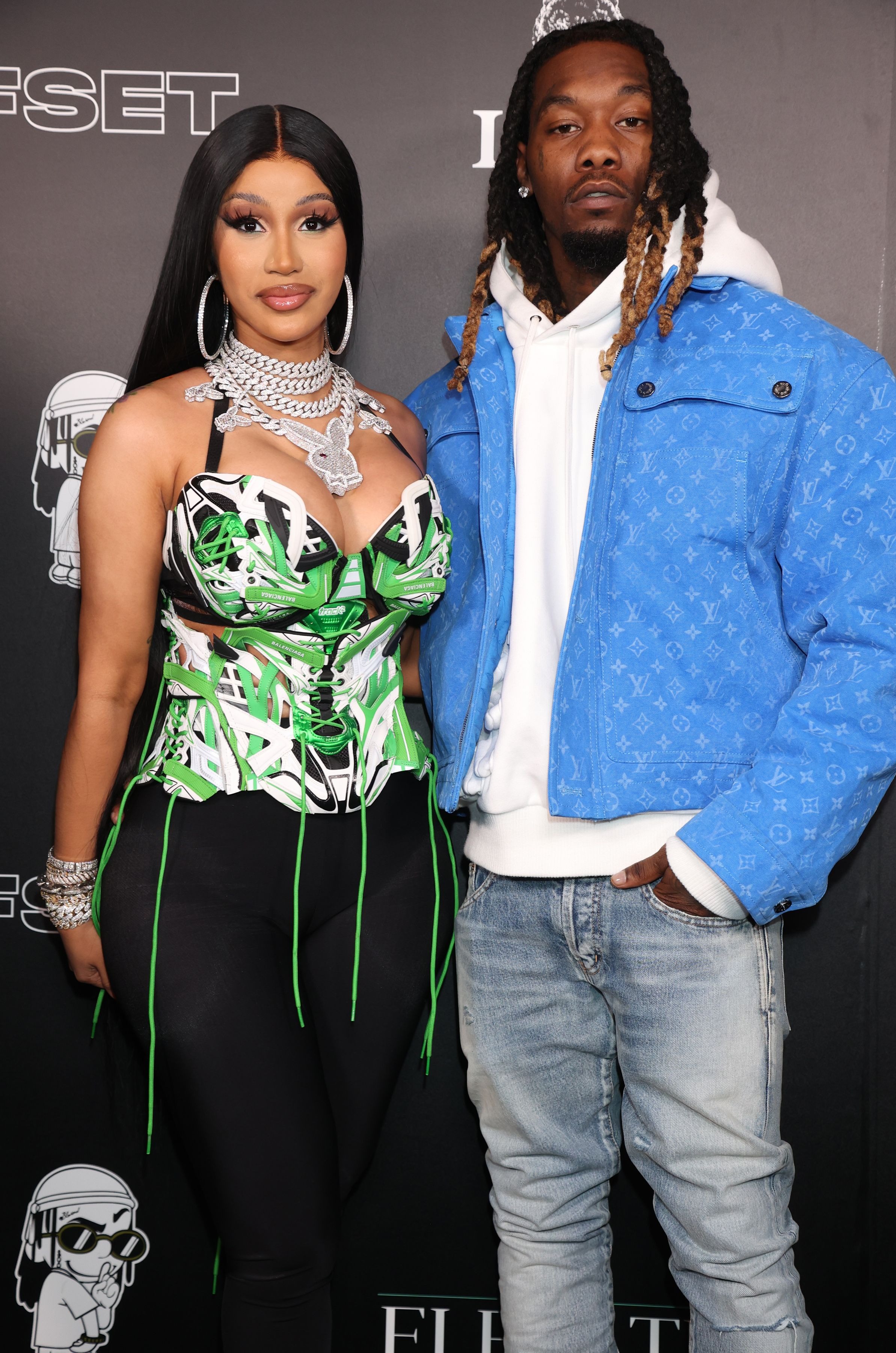 Cardi B и Offset на вечеринке в честь 30-летия Offset 21 декабря 2021 года подали на развод 1 августа 2024 года.