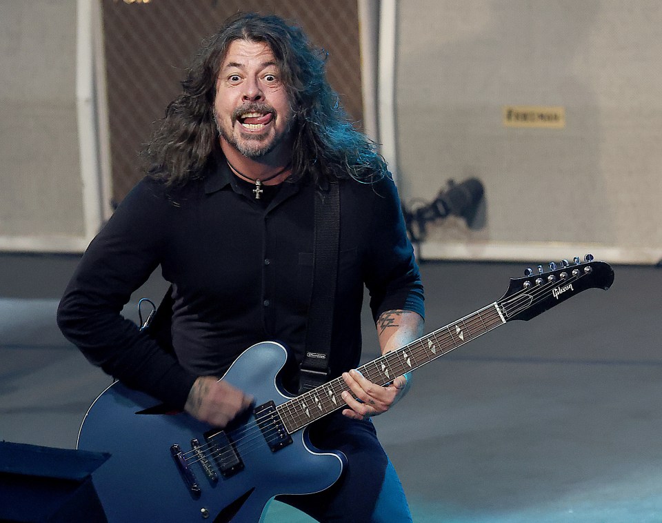 Foo Fighters собираются взять перерыв после того, как фронтмен Дэйв Грол рассказал, что у него родился ребенок от любви