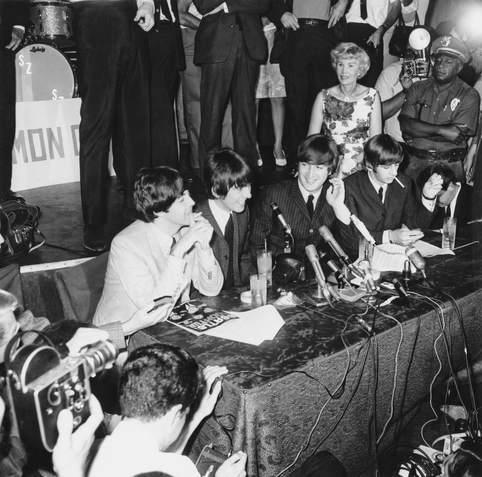 The Beatles добились того, о чем мечтает каждый британский артист — покорили Америку